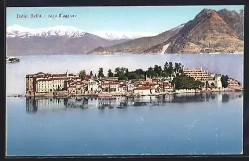 AK Isola Bella /Lago Maggiore, Totalansicht gegen die Berge