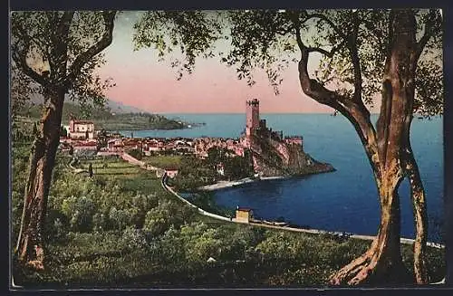 AK Malcesine /Lago di Garda, Totalansicht mit der Burg