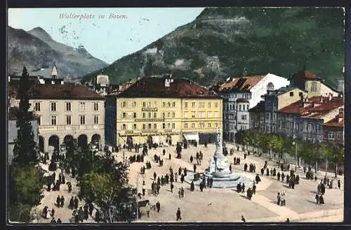 AK Bozen / Bolzano, Blick auf den Walterplatz