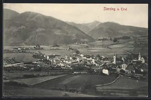 AK Sterzing, Ortsansicht mit Kirche, Blick auf Berge