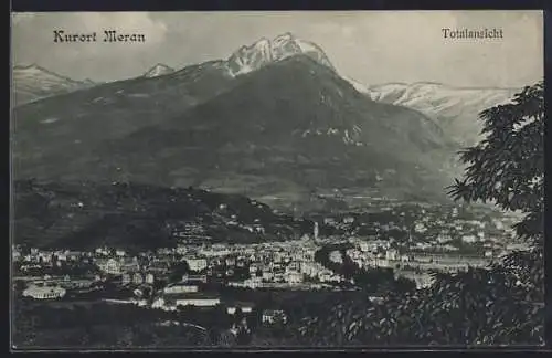 AK Meran, Totalansicht mit Bergpanorama aus der Vogelschau