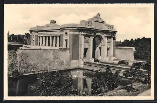 AK Ypres, Porte de Menin, mémorial des Héros Britanniques