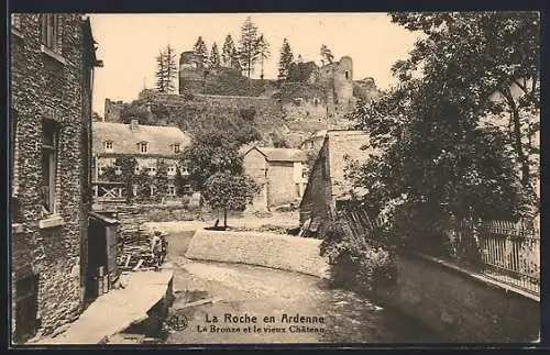 AK La Roche-en-Ardenne, Le Bronze et le vieux Chateau