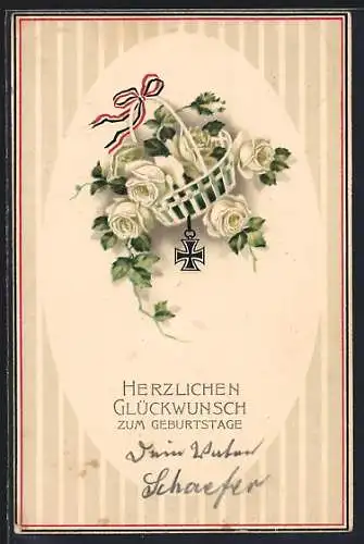 AK Glückwunsch zum Geburtstag, Eisernes Kreuz am Korb mit weissen Rosen