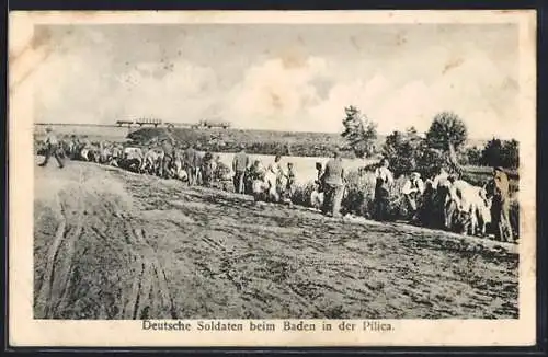 AK Deutsche Soldaten im 1. Weltkrieg beim Baden in der Pilica