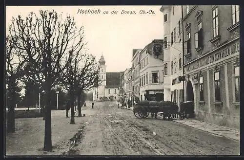 AK Aschach an der Donau, Strassenpartie zur Kirche