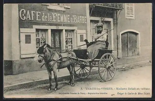 AK Thaon-les-Vosges, Madame Delait en Voiture