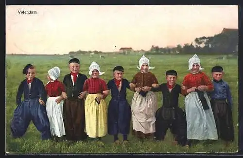 Künstler-AK Photochromie Nr. 4462: Volendam, Mädchen und Buben in niederländischer Tracht