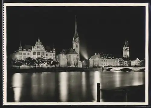 AK Zürich, Fraumünster und St. Peterkirche bei Nacht