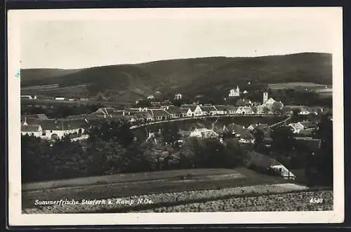 AK Stiefern am Kamp /N.-Oe., Ortsansicht von einen Berg aus