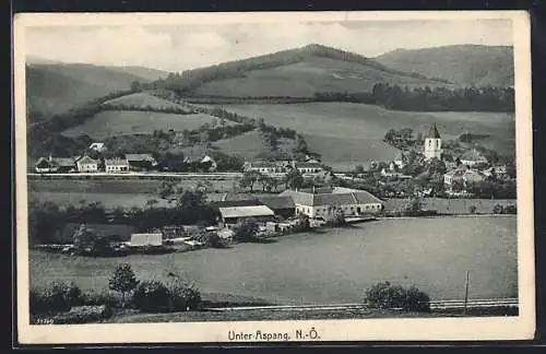 AK Unter-Aspang /N.-Ö., Ortsansicht von einen Berg aus