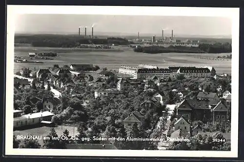 AK Braunau am Inn, Panorama gegen Süden mit den Aluminiumwerken Renshofen