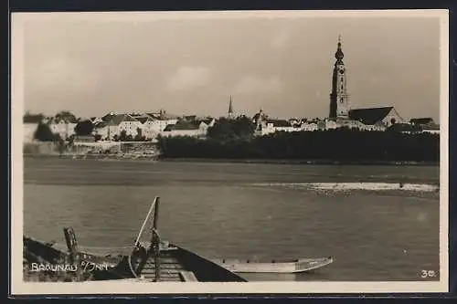 AK Braunau a. Inn, Uferpanorama m. Blick auf Kirchturm