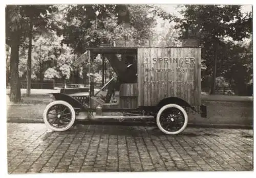 Fotografie Lastwagen / Kastenwagen, Lieferfahrzeug mit Weinberger-Aufbau J. Springer Modewaren, LKW in der Zeppelinstr.