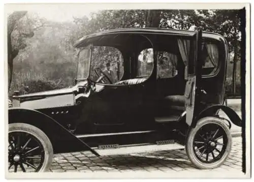 Fotografie Auto Buick, Landaulet mit Weinberger Karosserie vor Fabrik in dre Zeppelinstrasse 71 München