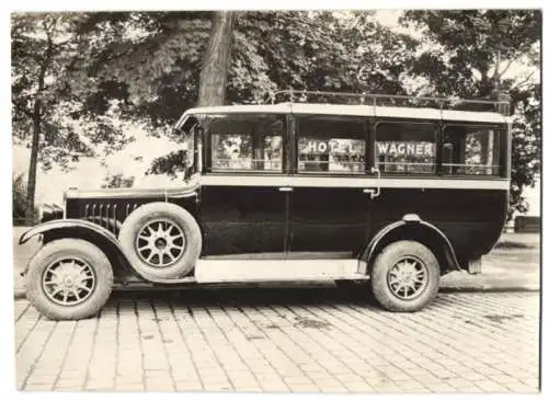 Fotografie Bus, Omnibus für das Hotel Wagner mit Weinberger-Aufbau in der Zeppelinstr. 71 in München