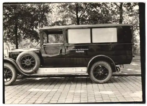 Fotografie Auto Freiwillige Sanitätskolonne Murnau, Krankenwagen, Karmann Karosserie von Weinberger überarbeitet