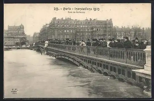 AK Paris, Inondations 1910, Pont de Solferino bei Hochwasser