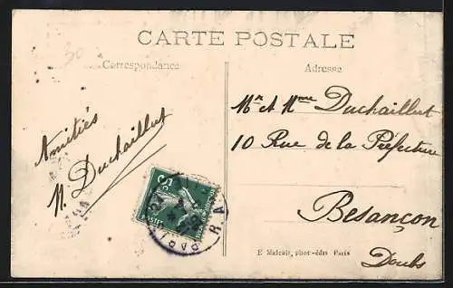 AK Paris, Inondations Janvier 1910, Ravitaillement rue Surcouf, Le boucher et le boulanger faisant leur tournée en canot