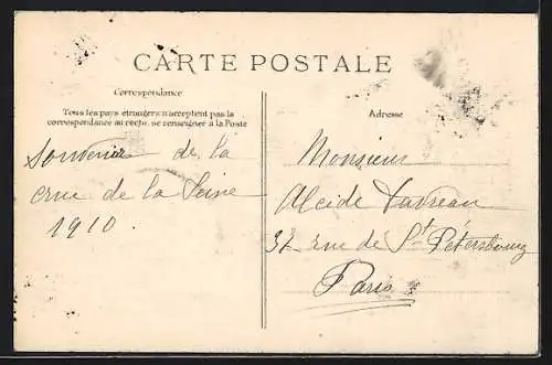 AK Paris, Crue de la Seine, Janvier 1910, Les Marins arment les Canots Berthon devant la Caserne de la Cité