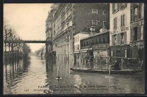 AK Paris, Crue de la Seine, Janvier 1910, Inondation du Quai de Passy sous la Passerelle du Metro