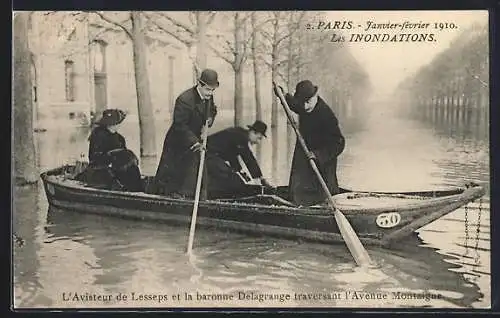 AK Paris, Inondations Janvier-février 1910, L`Aviateur de Lesseps et la barone Delagrange traversant l`Avenue Montaigne