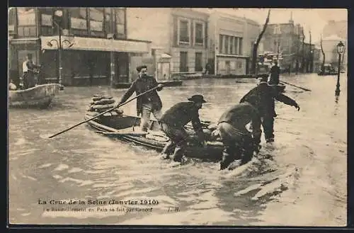 AK Paris, La Crue de la Seine 1910, Le Ravitaillement en Pain se fait par Canots, Hochwasser