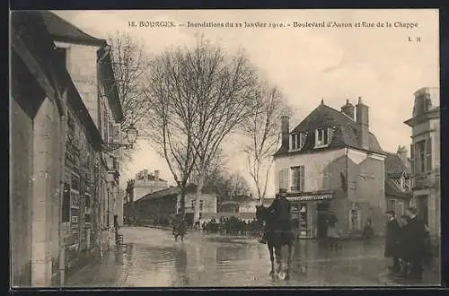 AK Bourges, Inondations 1910, Boulevard d`Auron et Rue bei dem Hochwasser