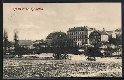AK Kleinwelka, Ortsansicht der Knabenanstalt mit Schnee