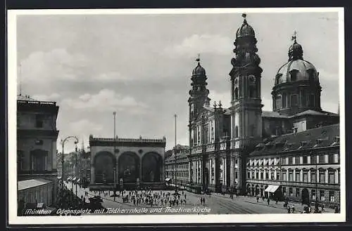 AK München, Odeonsplatz mit Feldherrnhalle u. Theatinerkirche, Strassenbahn