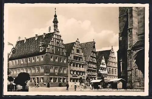 AK Dinkelsbühl, Marktplatz mit Rathaus