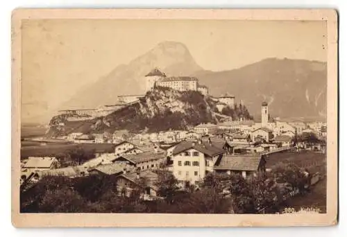 Fotografie unbekannter Fotograf, Ansicht Kufstein, Blick über die Stadt nach der Festung