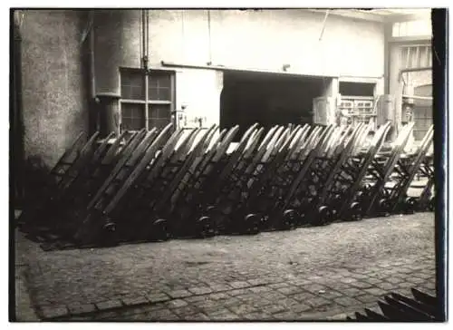 Fotografie Sackkarren, Wagenfabrik Karl Weinberger, Fabrikhof Zeppelinstrasse 71 in München