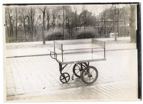 Fotografie Pritschenwagen / Transportwagen mit drei Rädern, Wagenfabrik Karl Weinberger Zeppelinstrasse 71 in München