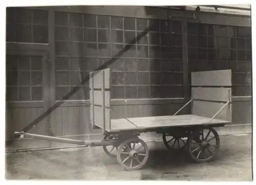 Fotografie Pritschenwagen mit Bordwand / Kutschwagen, Wagenfabrik Karl Weinberger Zeppelinstrasse 71 in München