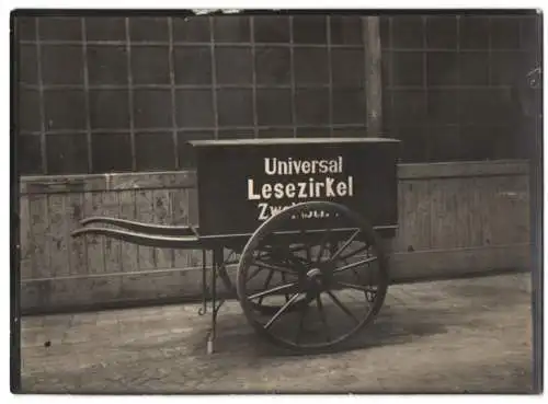 Fotografie Transportwagen, Kastenwagen Universal Lesezirkel, Wagenfabrik Karl Weinberger Zeppelinstrasse 71 in München