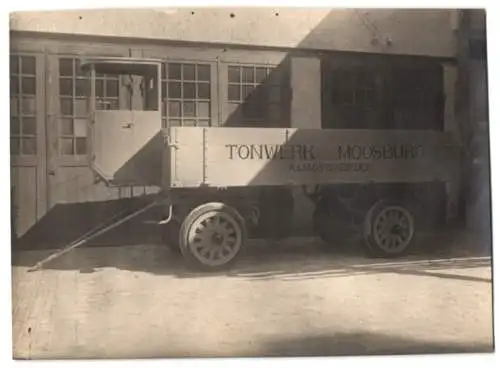 Fotografie LKW-Anhänger Tonwerk Moosburg, A. & M. Ostenrieder, Wagenfabrik Karl Weinberger Zeppelinstrasse 71 in München