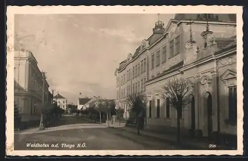 AK Waidhofen a. d. Thaya, Strassenpartie im Ort