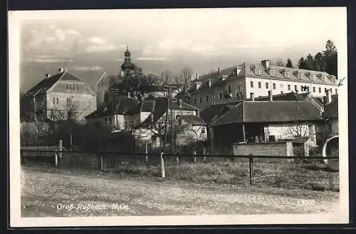 AK Grossrussbach, Ortspartie mit Blick zur Kirche