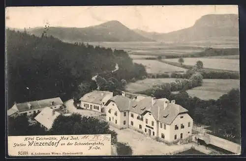 AK Winzendorf a. d. Schneebergbahn, Hotel Teichmühle Max Just mit Strasse u. Bergpanorama aus der Vogelschau