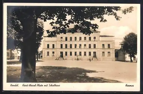 AK Kandel / Pfalz, Platz mit Schulhaus