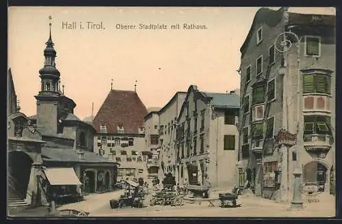 AK Hall /Tirol, Oberer Stadtplatz mit Rathaus