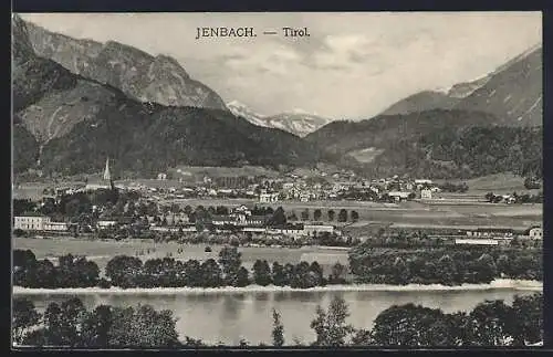 AK Jenbach /Tirol, Panoramablick auf Ort und Berge