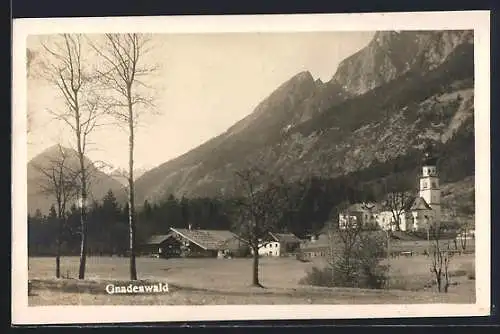 AK Gnadenwald, Ortspartie mit Kirche