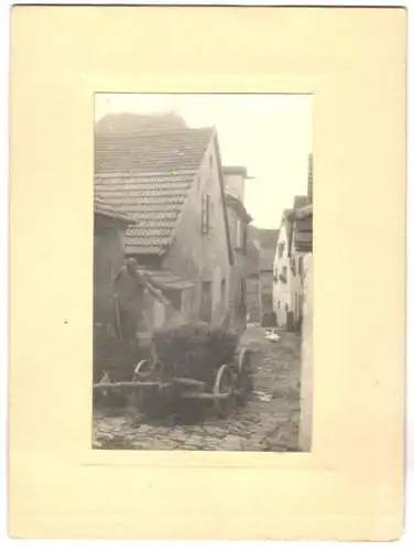 8 Fotografien unbekannter Fotograf, Ansicht Sulzfeld am Main, Kitzinger Str., Gassen, Gänze, Bauer mit Heuwagen