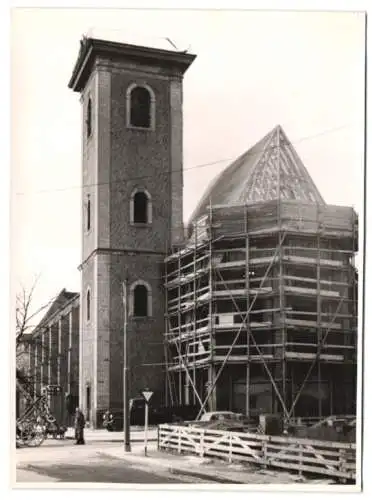 Fotografie Bon-Foto, Stuttgart, Ansicht Stuttgart, die Hospitalkirche währed des Umbaus durch die Firma Adolf Merz