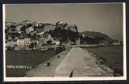 AK Hercegnovi, Blick von der Mole auf das Seebad