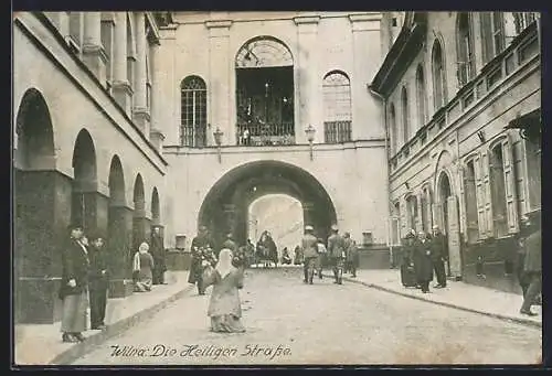 AK Wilna, Blick in die Heiligenstrasse mit Passanten