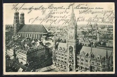 AK München, Totalansicht vom Petersturm aus, Frauenkirche und neues Rathaus