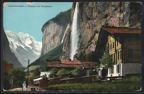 AK Lauterbrunnen, Strasse mit Staubbach